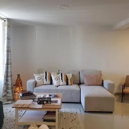 Cocoon 52 M2 New, Beautiful View Castle And Mountain Lejlighed *