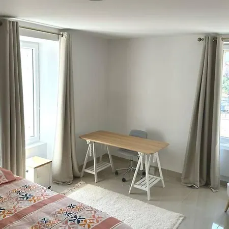 Cocoon 52 M2 New, Beautiful View Castle And Mountain Apartment Foix