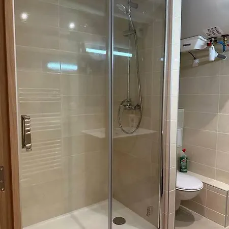 Cocoon 52 M2 New, Beautiful View Castle And Mountain