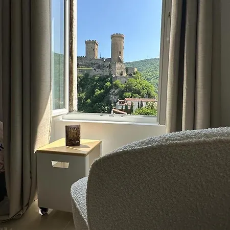 Cocoon 52 M2 New, Beautiful View Castle And Mountain Lejlighed